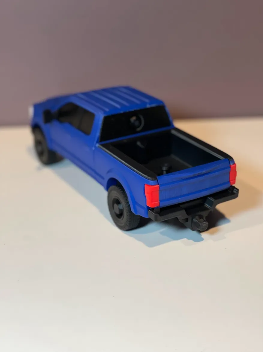Ford Super Duty view 3