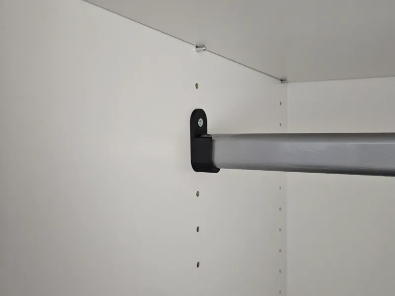 Vedum - Closet bracket for oval rod.