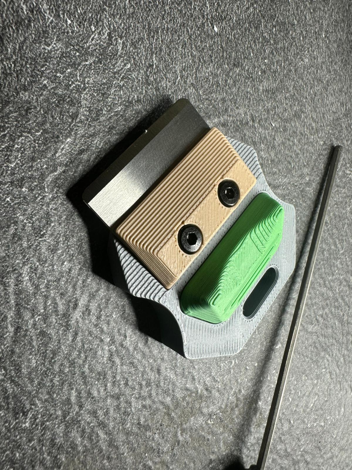 Miniatura 1 do modelo 3D Compact Precision Scraper with Replaceable Blade