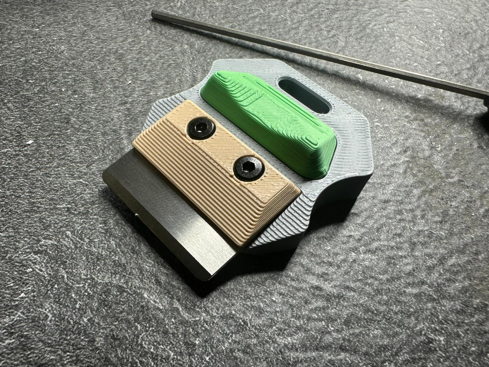 Compact Precision Scraper with Replaceable Blade