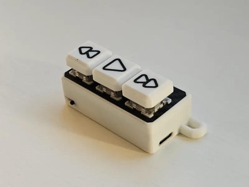 Customizable Bluetooth Macro Pad, Handwired, ZMK