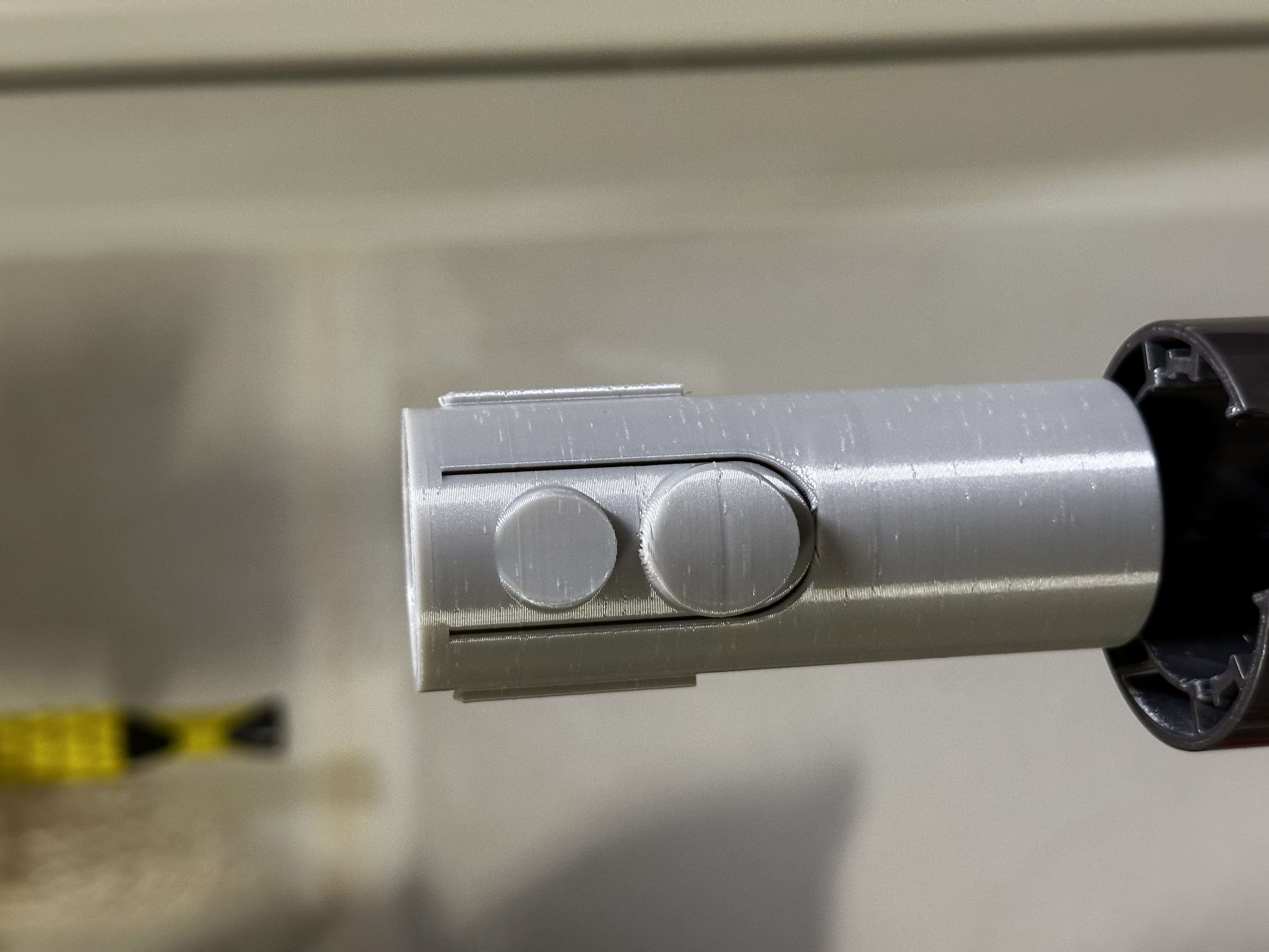 Miniatura 2 do modelo 3D Dyson Round Adapter