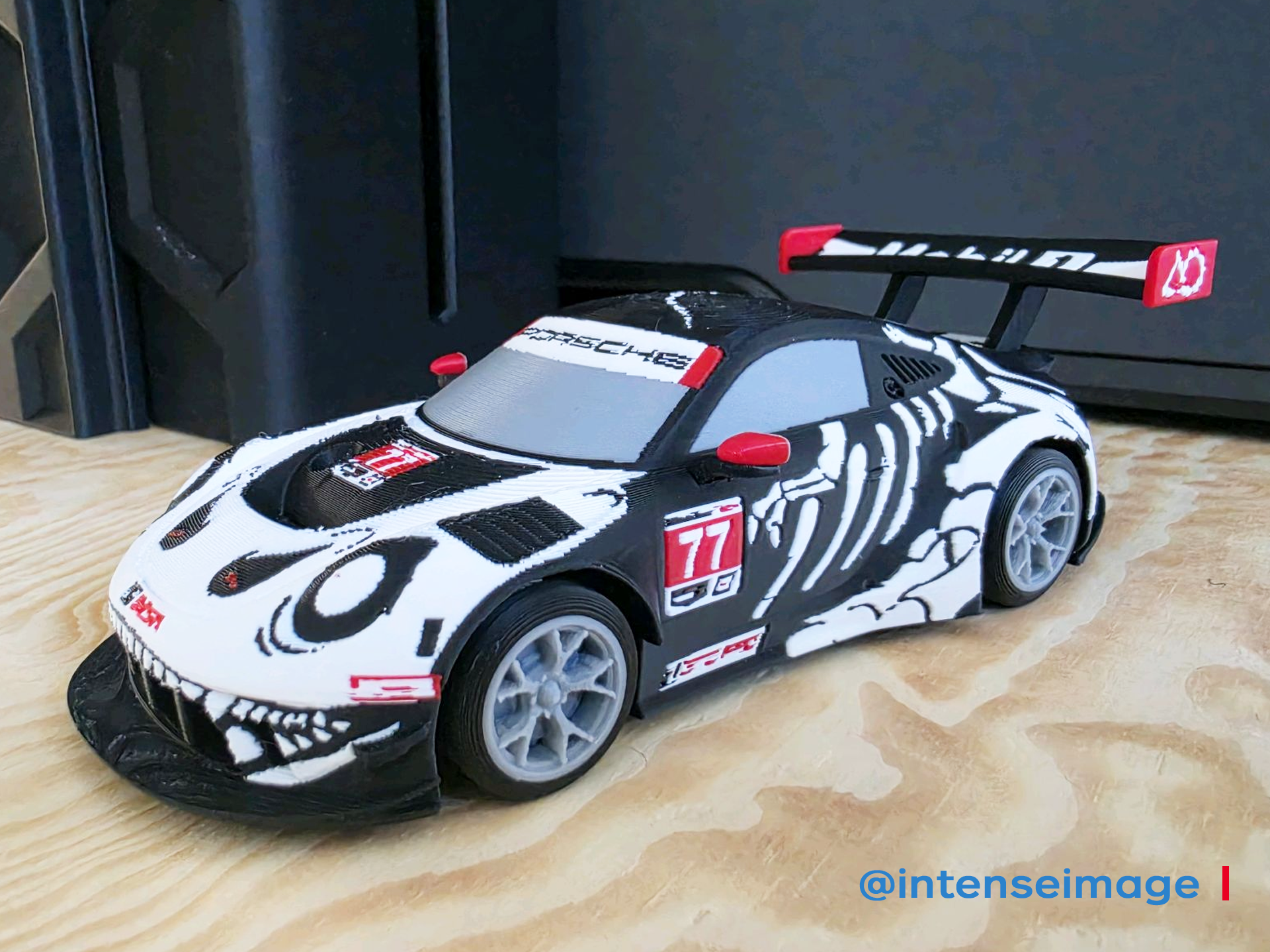 保时捷911 GT3 恐龙家族系列】Skeleton Rexy(化骨龙)万圣节涂装#77耐力