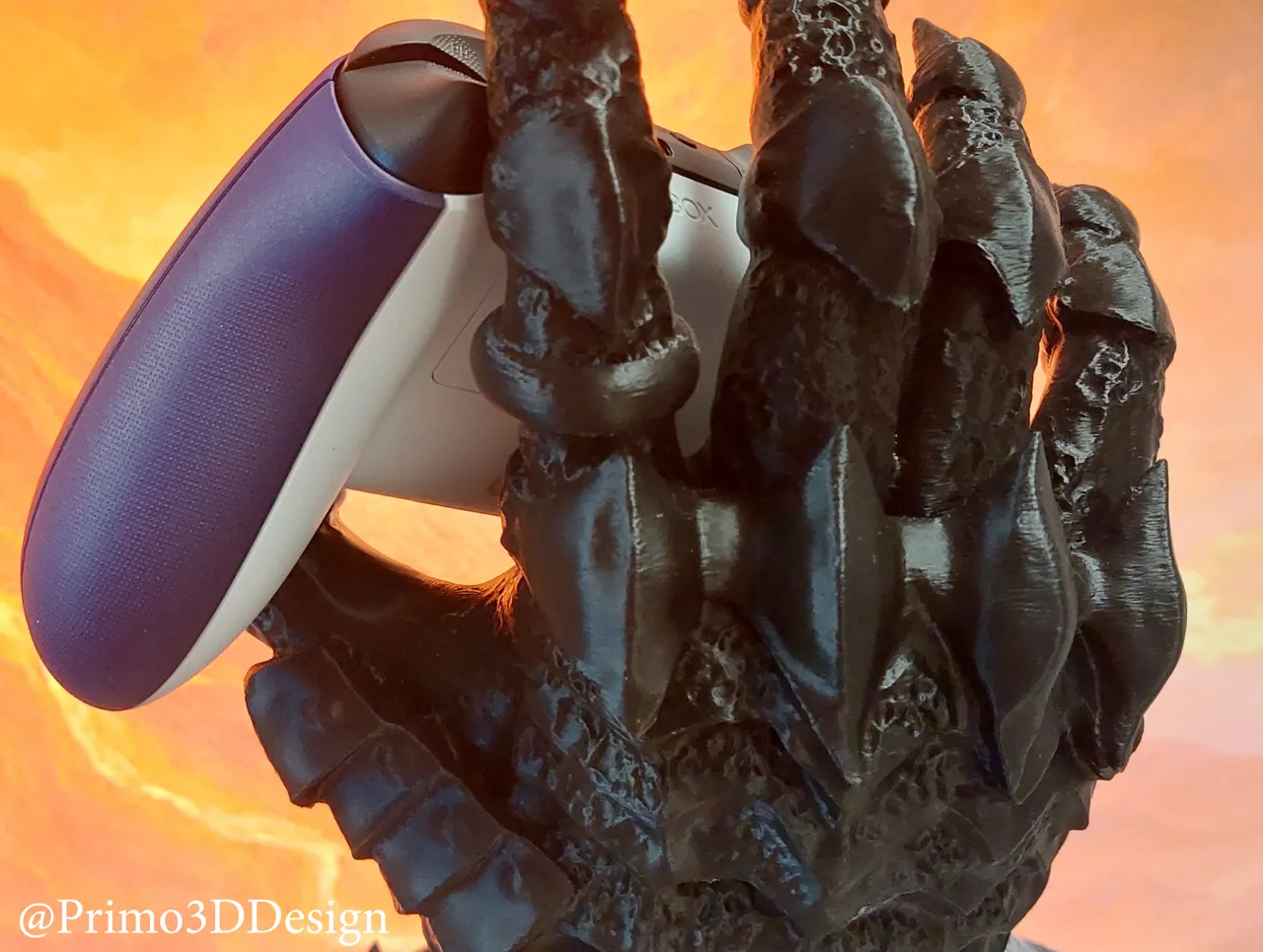 Sauron's Hand from Lord of the Rings Gamepad Stand view 4