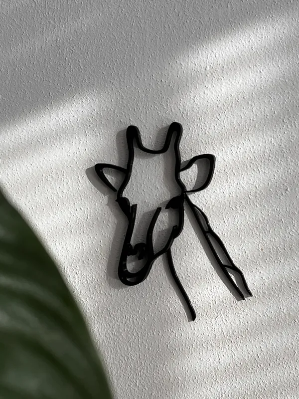Girafe qui regarde (déco murale 2D)