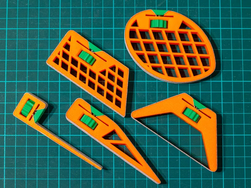 Mini sanding blocks with internal knob