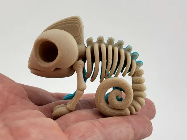 Skeleton Chameleon Figurine for Desk Shelf Decor
