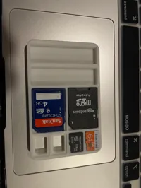 Range-cartes USB et SD — photo 2