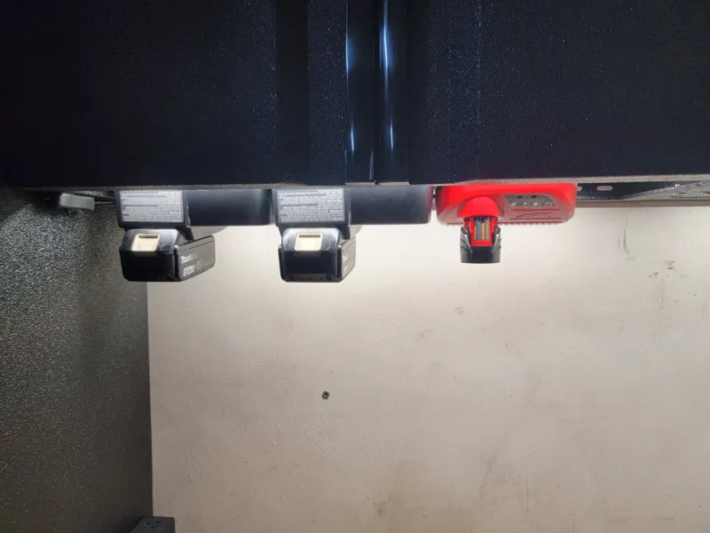 Makita RC18 Charger Mounting feet