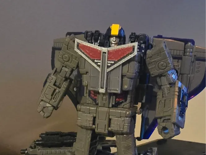 Earthrise Astrotrain chest shield, clip on