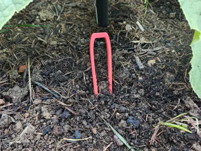 Grip-Lock Garden U-Peg