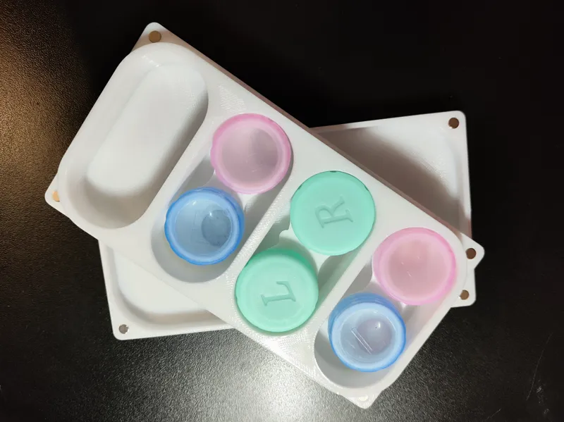 Magnetic case for eye lenses