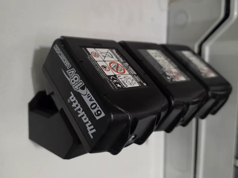 Wall battery holder for Makita 18V batteries
