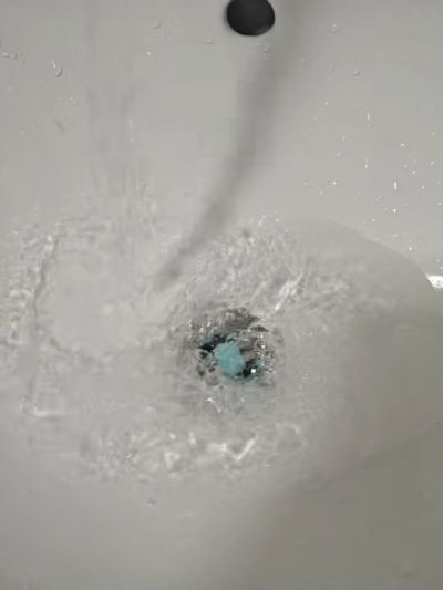 Washbasin Pop-Up Drain Holder