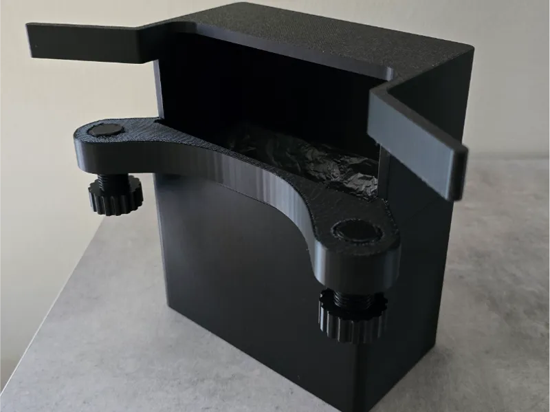 Desk trash bin with bag holder