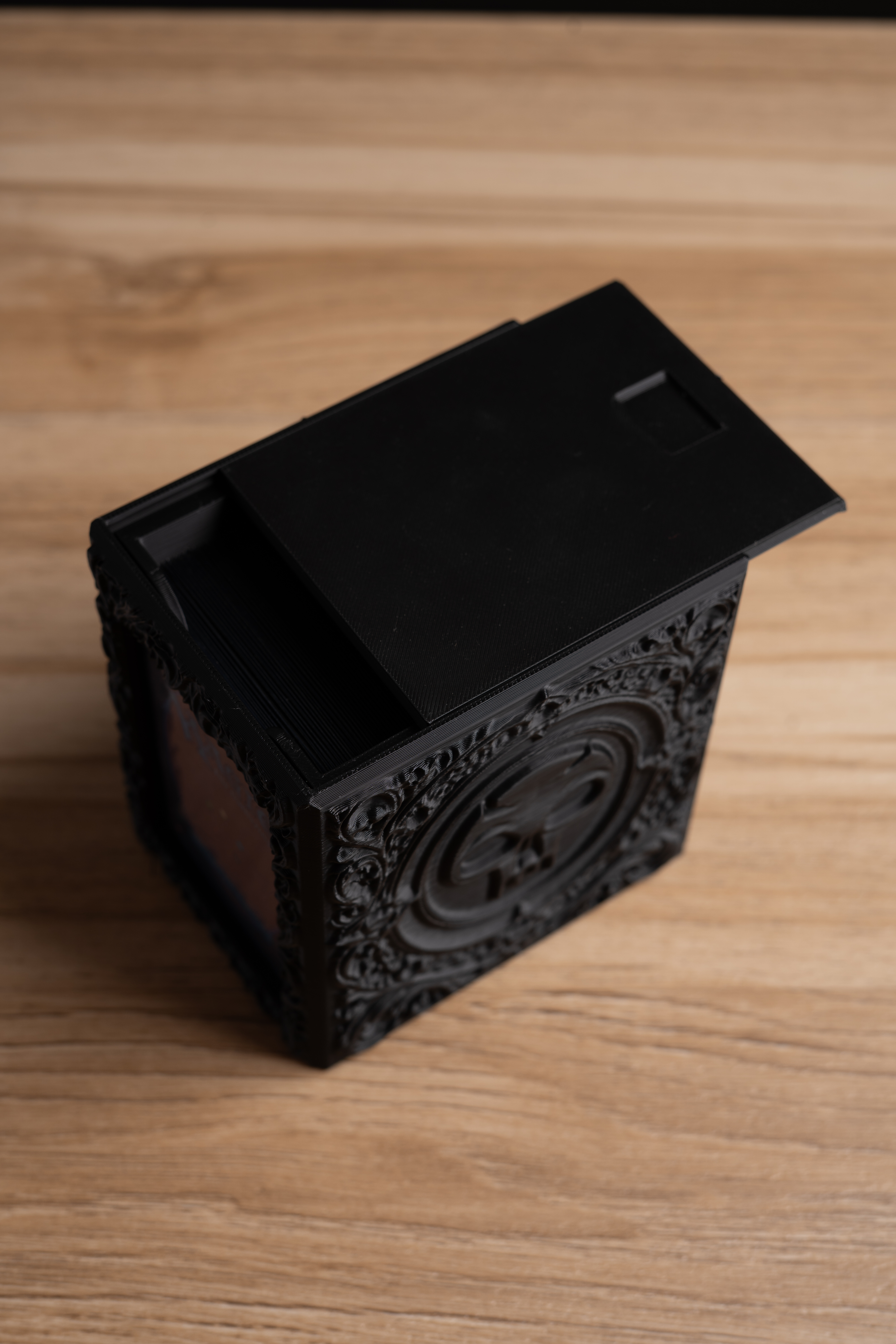 Embossed MTG Swamp Black Mana Deck Box - Free 3D Print Model
