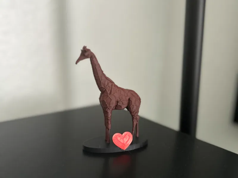Giraffe Statue (Heart or no Heart)