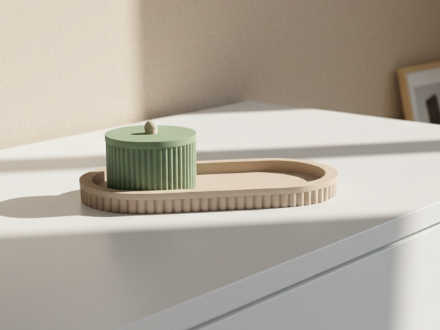 Minimalistische Organizer-Ablage & geriffelte Dose