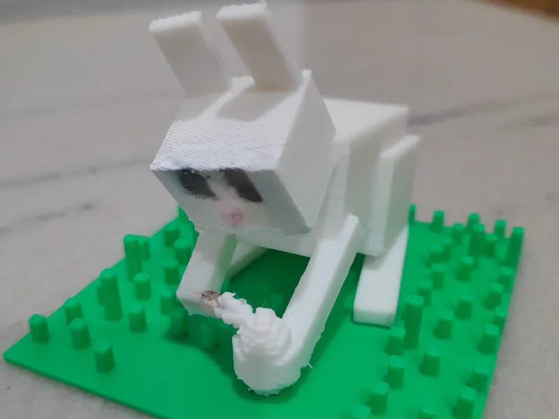 Minecraft Rabbit painting an egg