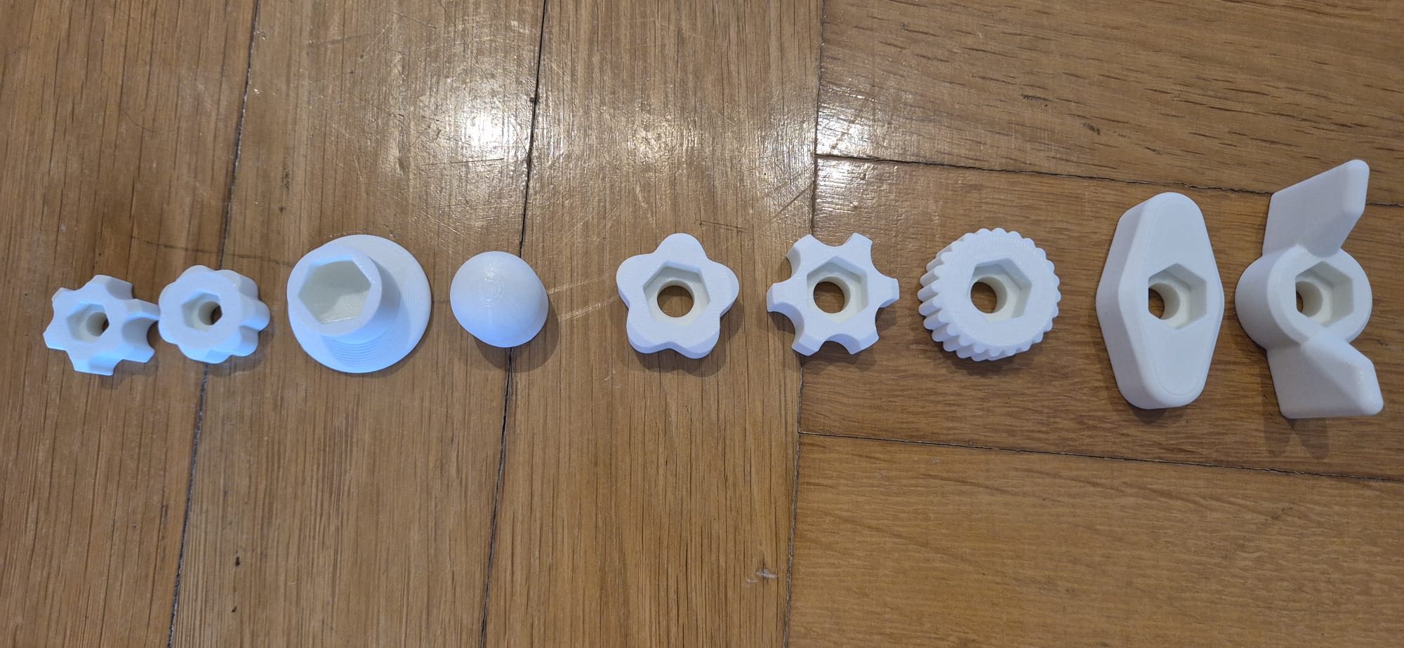 Miniatura 2 do modelo 3D Parametric Nut Caps & Knobs System UPDATE