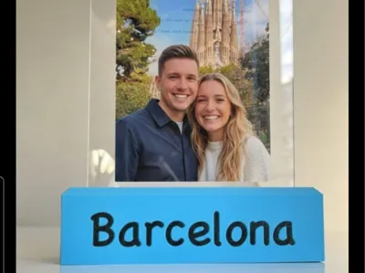 Acrylic photo stand