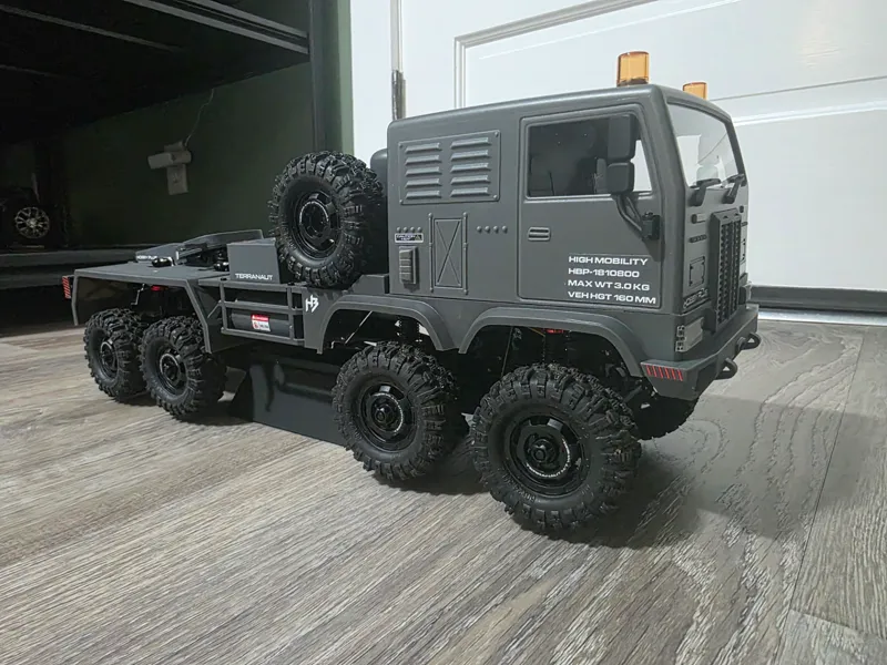 Terranaut 8x8 stand