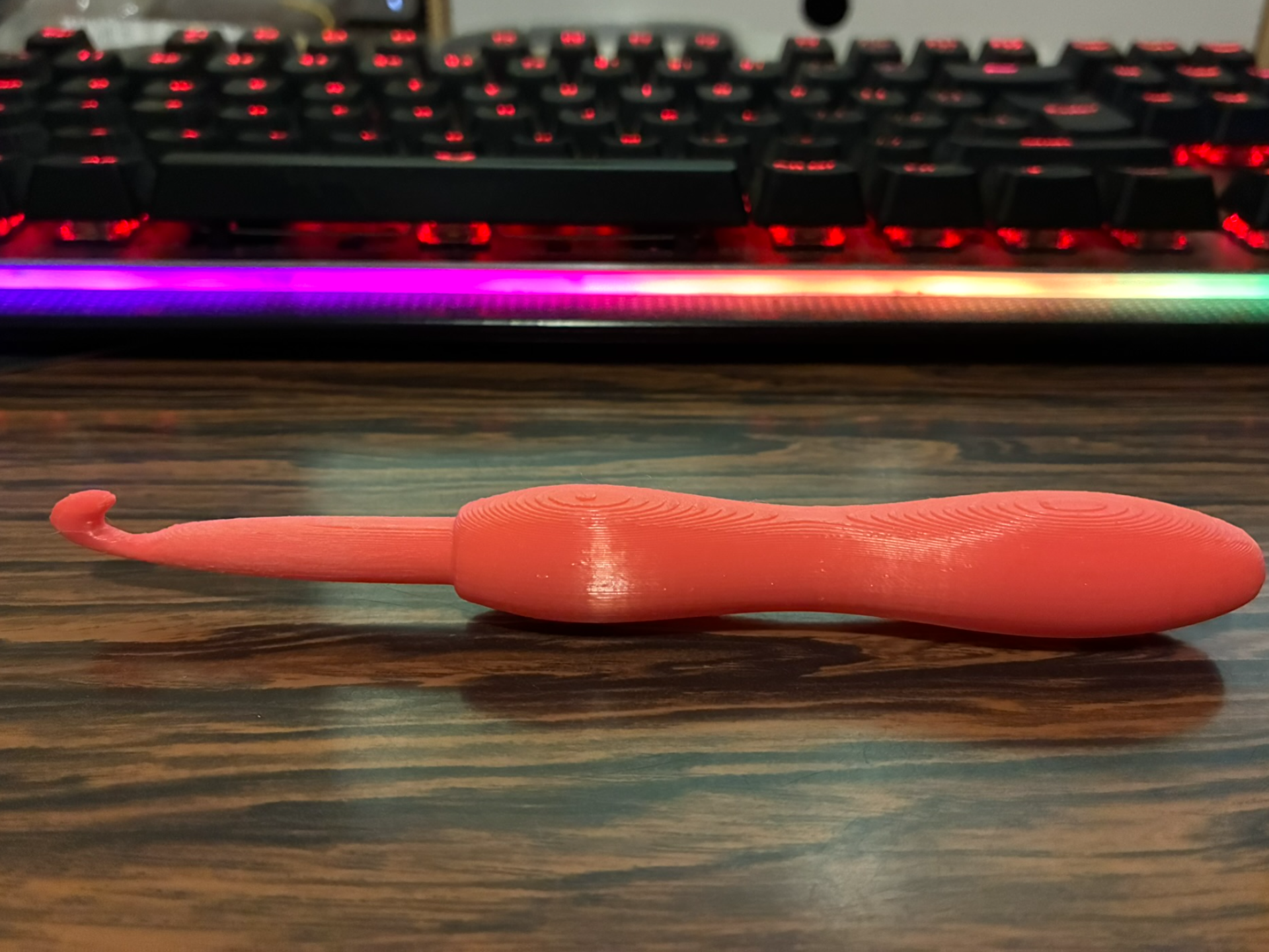 7.5  mm crochet hook with ergonomic handle 