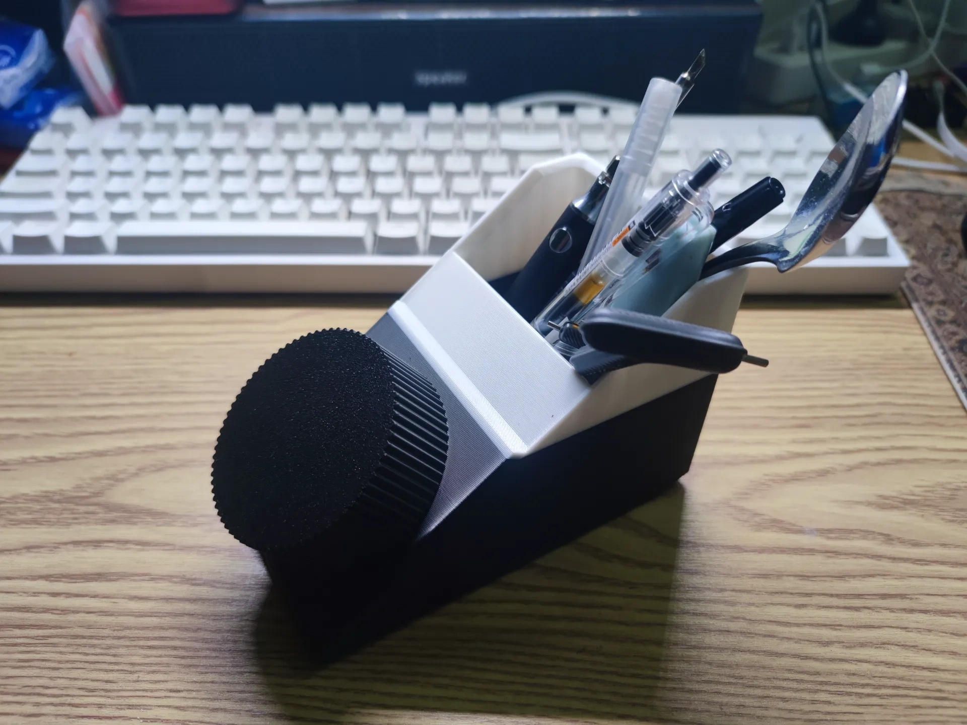 Miniatura 2 do modelo 3D 屏幕挂灯控制器外壳罩