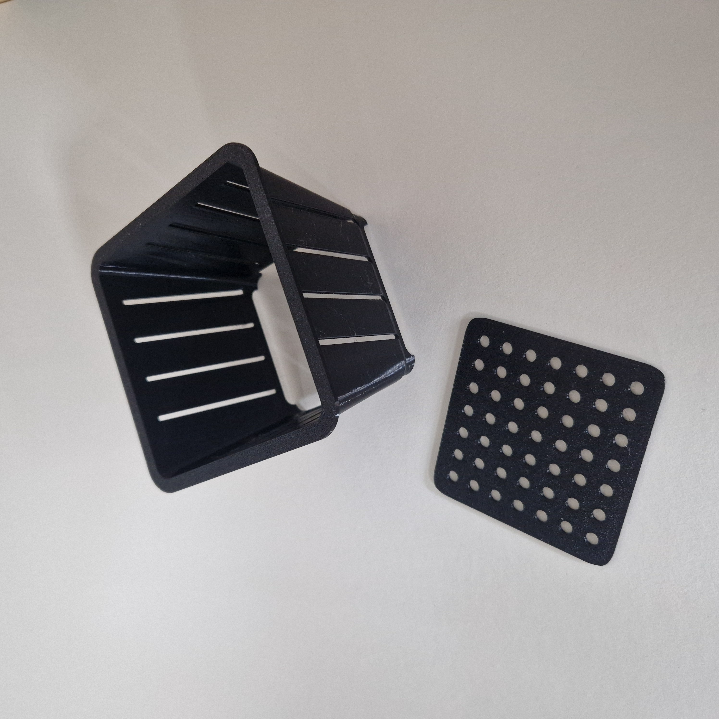Miniatura 2 do modelo 3D Parametric Liner Pot Generator Square Editon