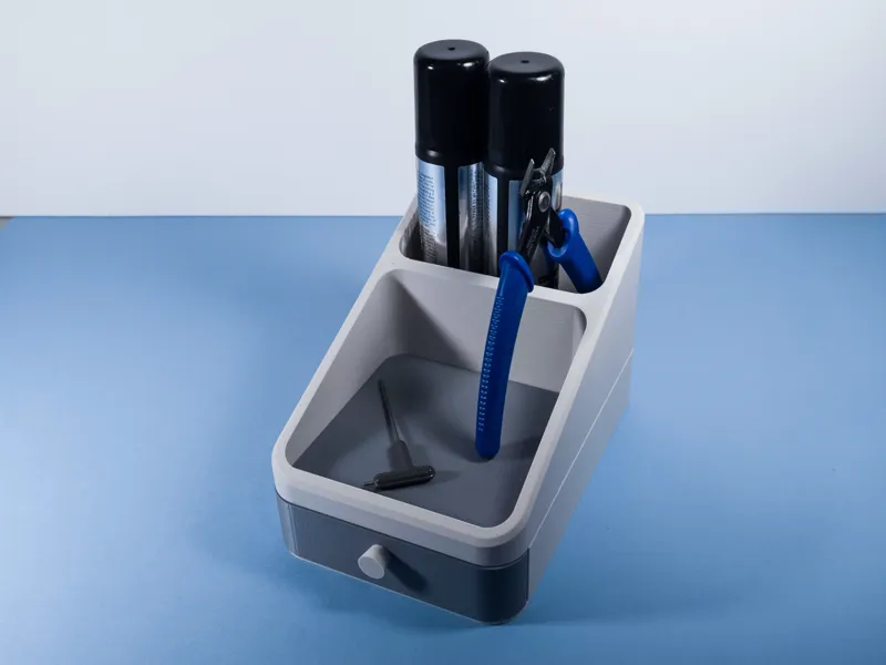 Customizable tray to space up your workspace