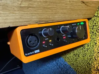 Focusrite Scarlett Solo 3 Under-Desk Angled Mount