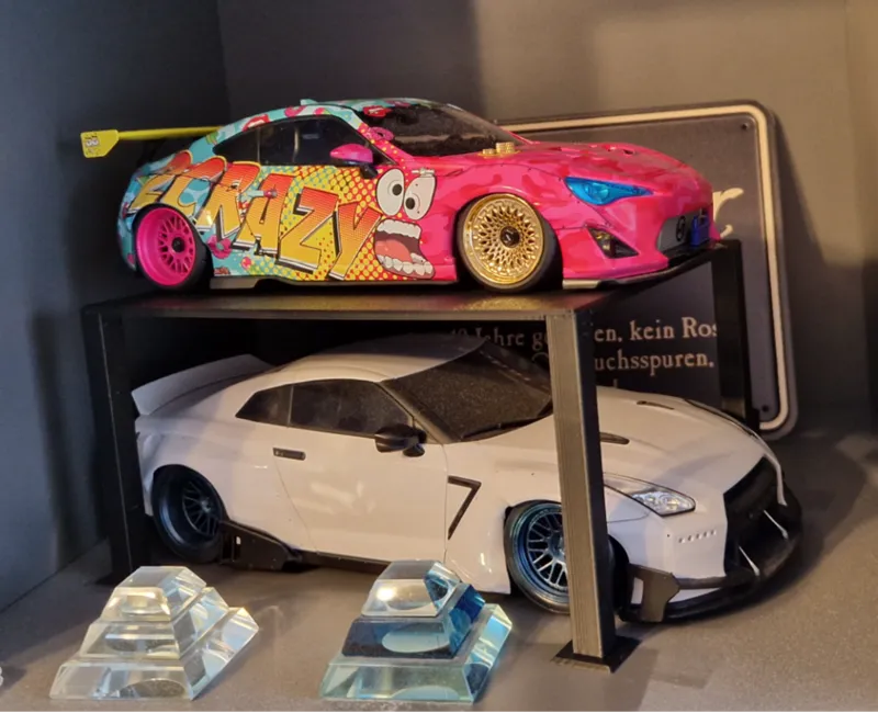 Simple Carstand to stack 1:18 cars Models