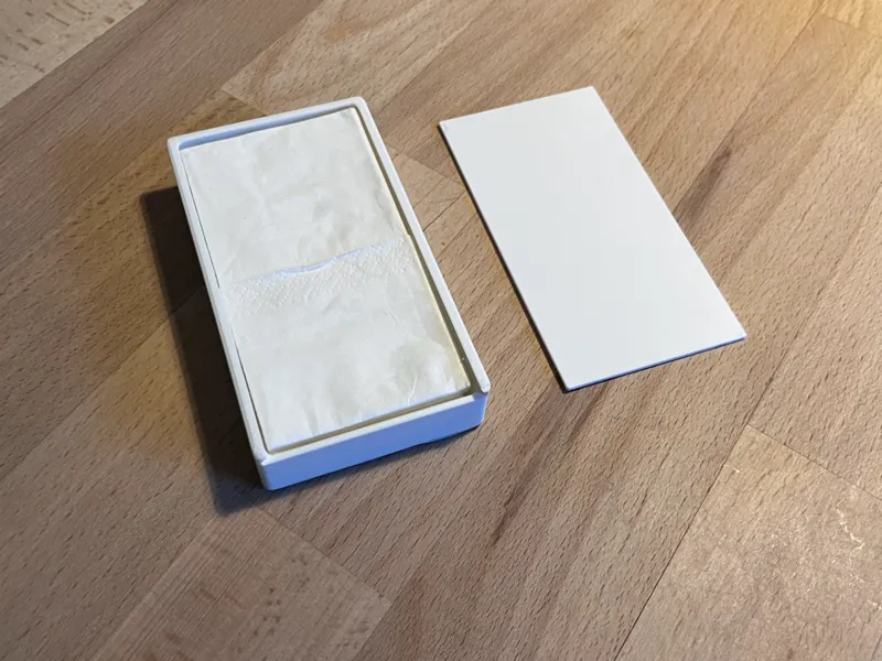 Box für kleine Taschentücher (mit Deckel)