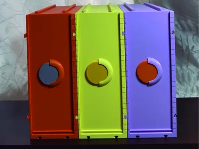 Stackable box for organizing filament spools