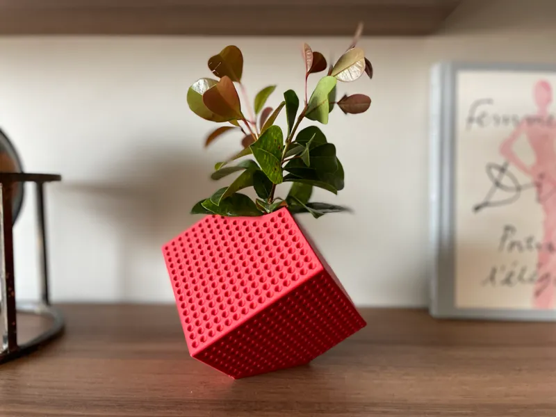 Vertex Vase - Dots