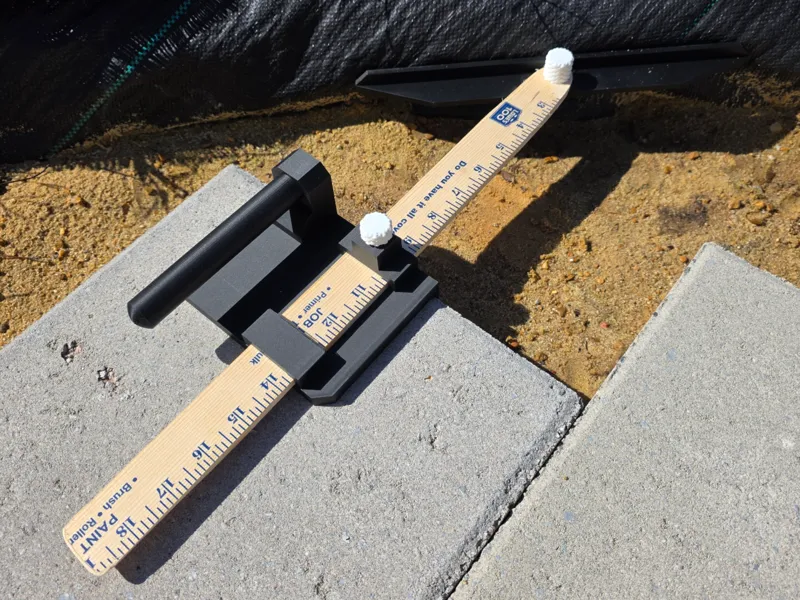 Paver compass