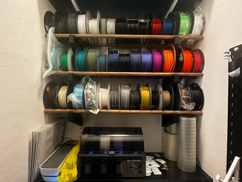 Elfa wallkonsol for Filament spools