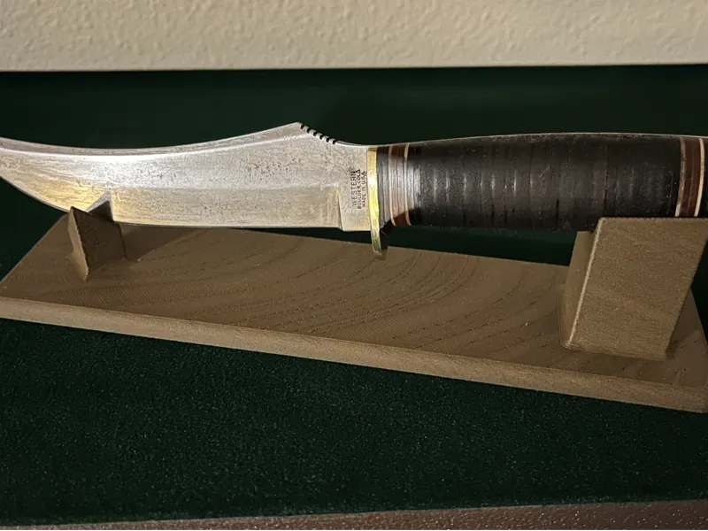6 Inch Knife Display