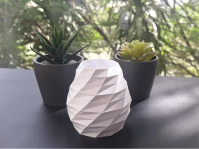 Low Poly Spiral Vase