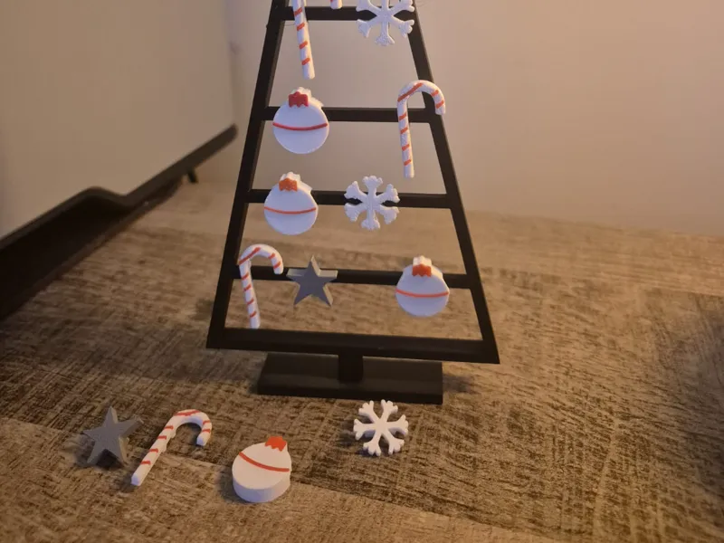 Customizable christmas tree accesories