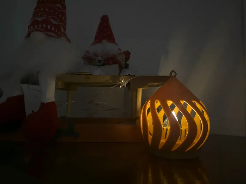 Glowing Christmas ball 2