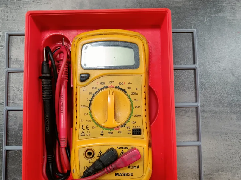 Gridfinity bin for MAS830 Multimeters
