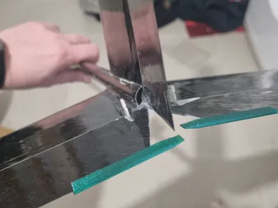 Mercedel tail Aligner