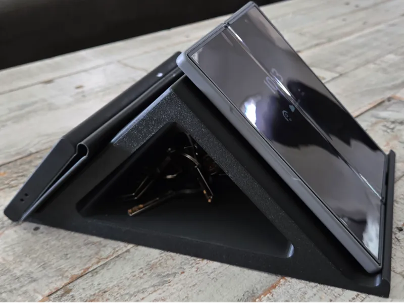 Dual Phone Stand with slot in between