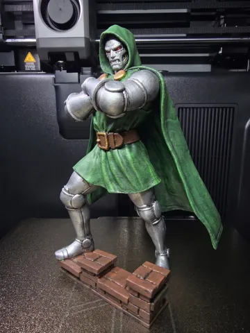 Pieza para disfraz o exhibición: Doctor Doom – The Sovereign of Latveria — vista de referencia 3