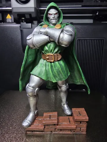 Pieza para disfraz o exhibición: Doctor Doom – The Sovereign of Latveria — vista de referencia 2
