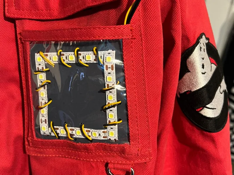 Ghostbusterts Frozen Empire Light-up Pocket Gizmo