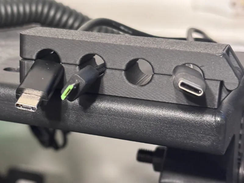 Magnetic Cable Organizer 4 Slot