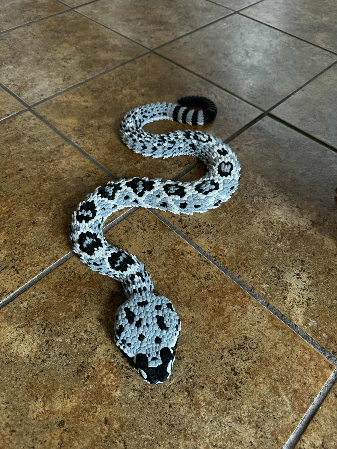 Articulated rattlesnake 2.0 (Eastern Diamondback) view 3