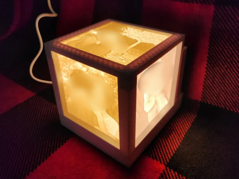The LithoCube: Lithophane Picture Cube